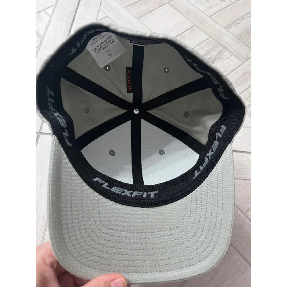 Oakley Flexfit Hat Cap Gray S/M Stretch Fit Golf Casual Logo Cap